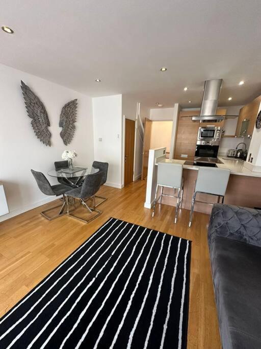 Two Br Flat 5 Mins Walk From London Eye G96 Lejlighed Eksteriør billede